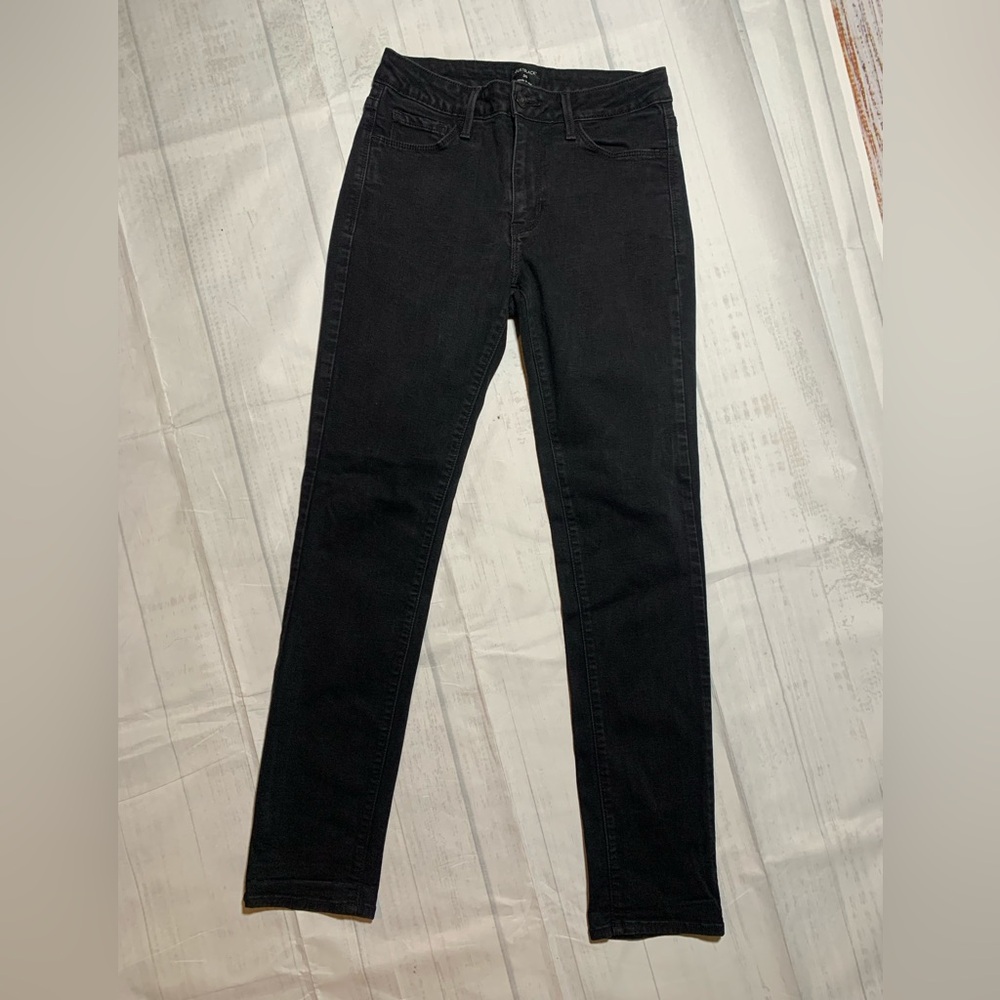 Just Black mid rise skinny black Jeans. Size 26.